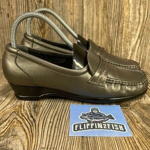 SAS Women’s TriPad Luxury Comfort Dress Shoes Flats Small Heel Gray Size 6.5M